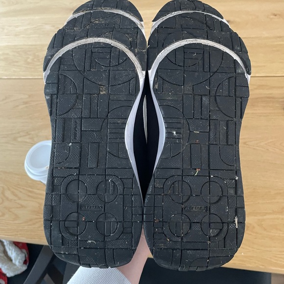 Nike Women's Air Max - Picture 2 of 5